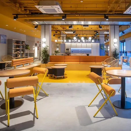 Residencia Universitaria Resa San Mames דירה