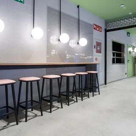 Residencia Universitaria Resa San Mames דירה