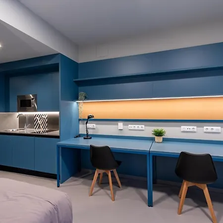 Residencia Universitaria Resa San Mames דירה