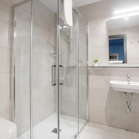 Residencia Universitaria Resa San Mames *