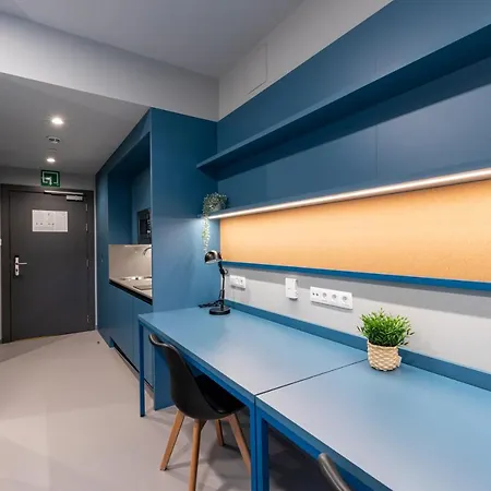 Residencia Universitaria Resa San Mames Apartment